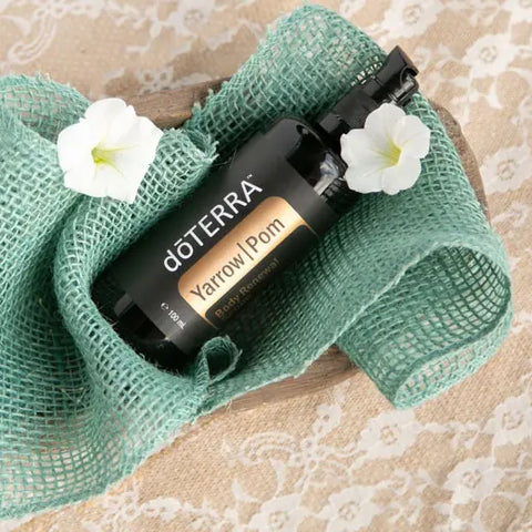 dōTERRA Yarrow Pom Serum 100ml Flasche vor goldenem hellem Hintergrund | doTERRA