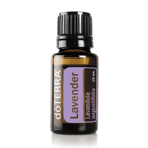 15-ml-Flasche doTERRA Lavendelöl auf weißem Hintergrund.